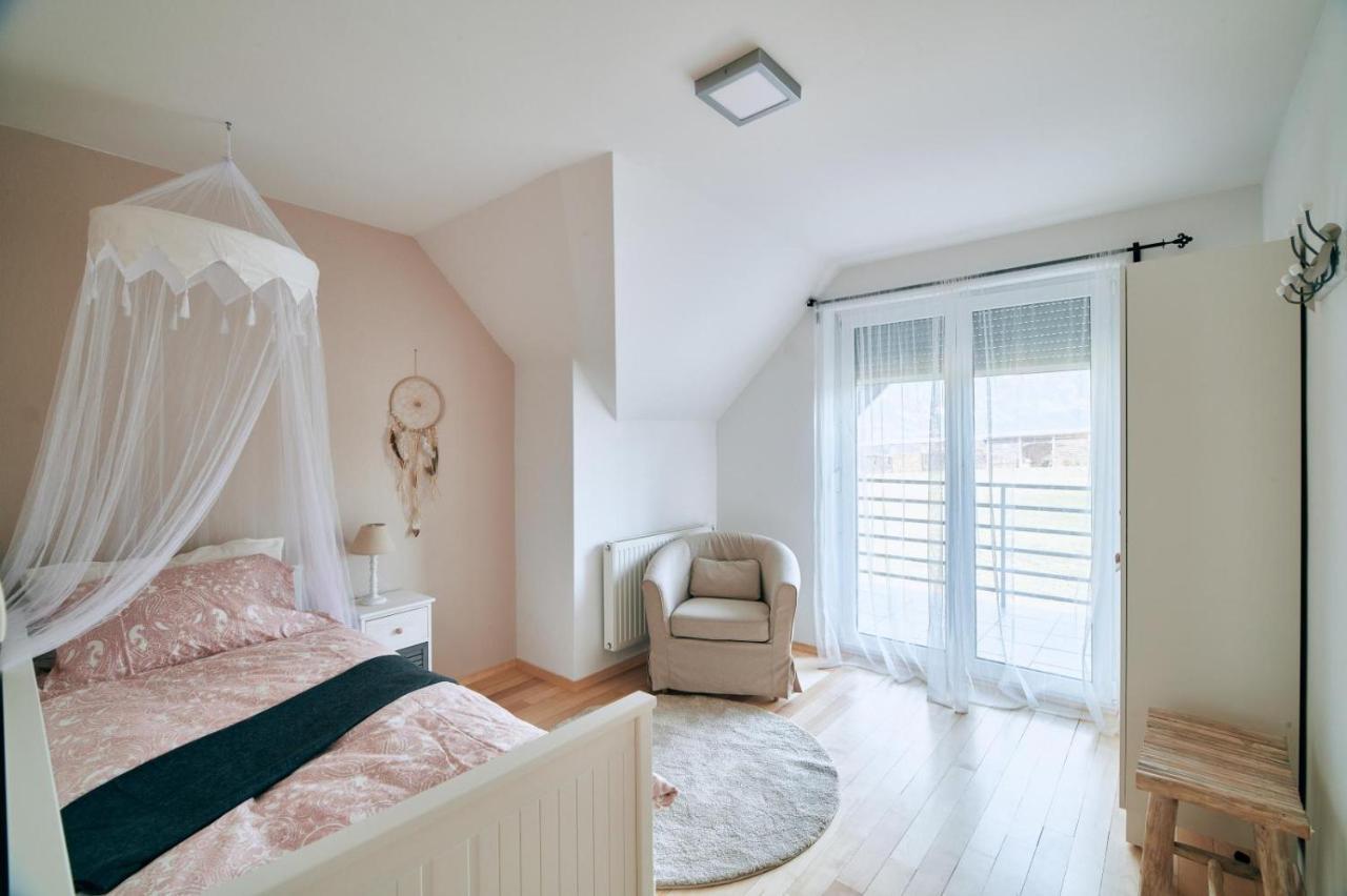House Eden With Mountain Views Apartamento Bled Exterior foto